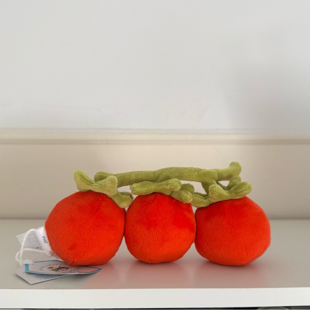 (Retired) JELLYCAT Vivacious Vegetable Tomato Plush - Picture 5 of 8